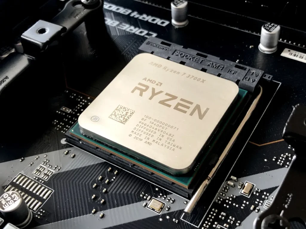 Processador Ryzen AM4 instalado com memória DDR4 em placa-mãe B550